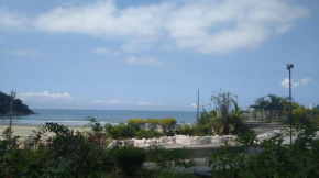 Apartamento de frente a Praia, pé na areia com wi-fi LOFTJM com 01 vaga de garagem sujeita a disponibilidade
